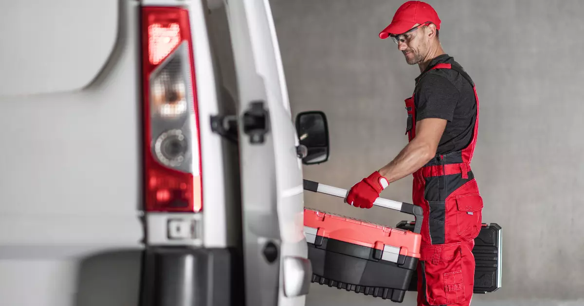 What Key Solutions Do Reliable Fleet Services Offer